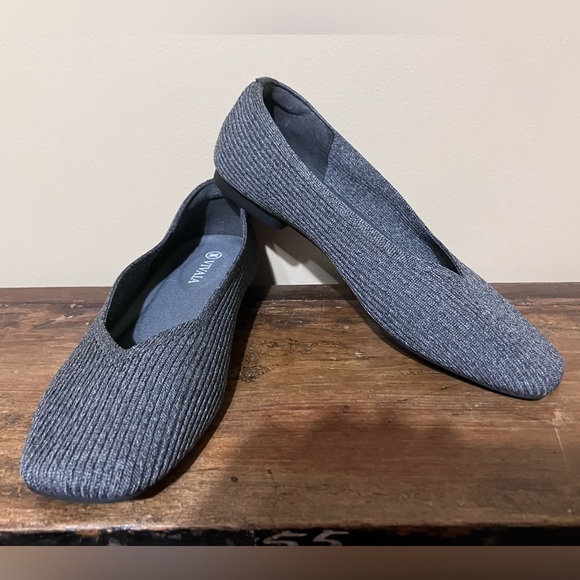 Lightweight Square-Toe V-Cut Flats (Margot Walker) - Picture 3 of 10